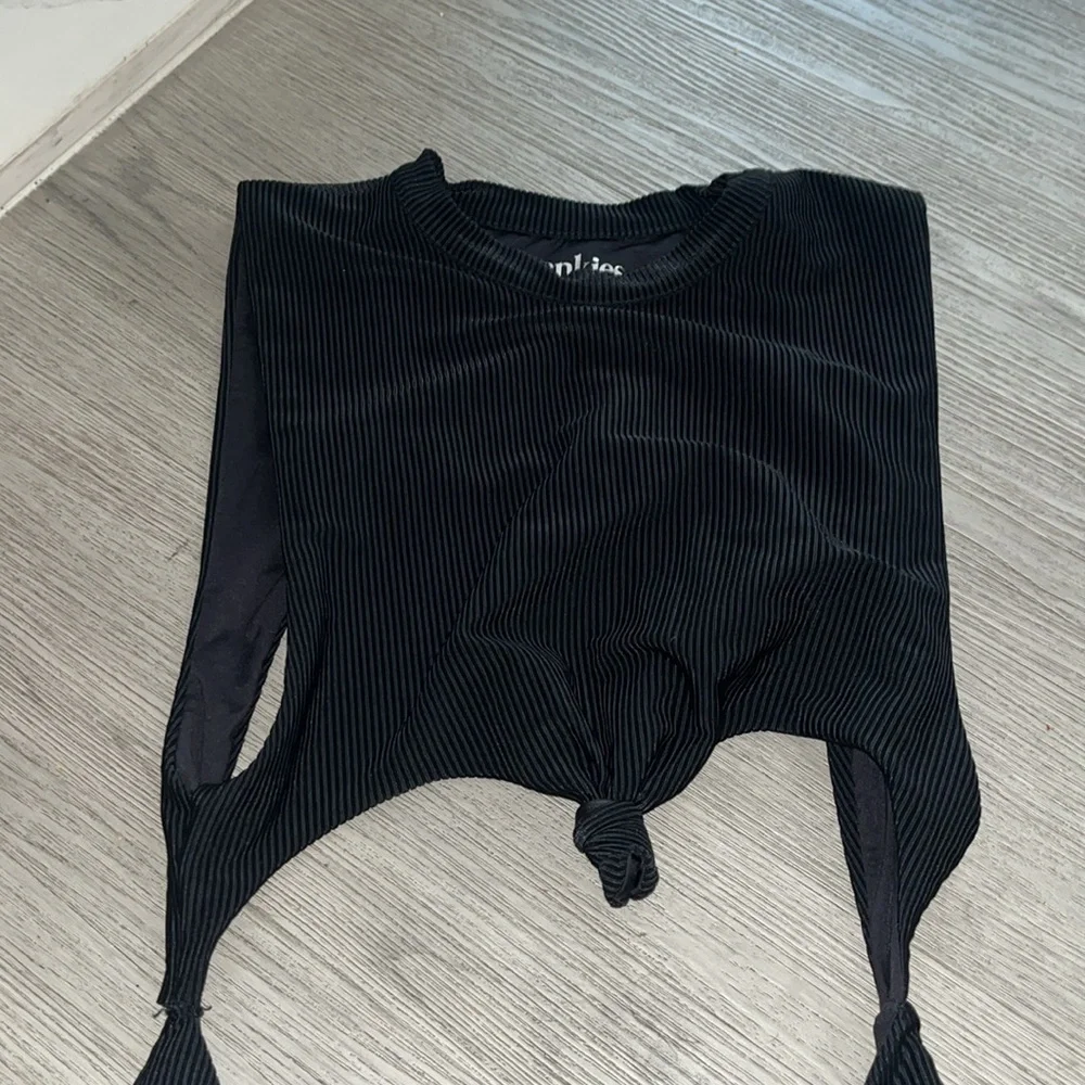 Frankies Bikinis like new